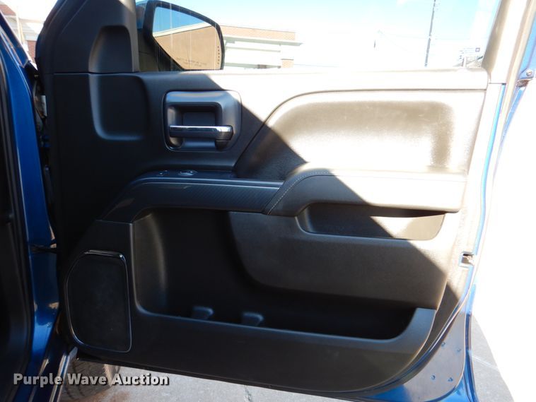 image for item DJ8705 2015 GMC Sierra 1500  Crew Cab pickup truck