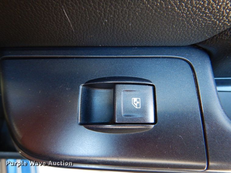 image for item DJ8705 2015 GMC Sierra 1500  Crew Cab pickup truck