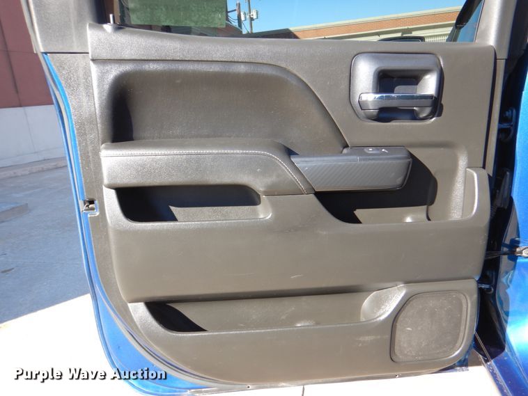 image for item DJ8705 2015 GMC Sierra 1500  Crew Cab pickup truck