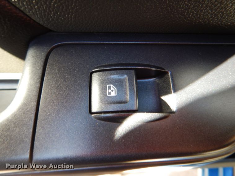 image for item DJ8705 2015 GMC Sierra 1500  Crew Cab pickup truck