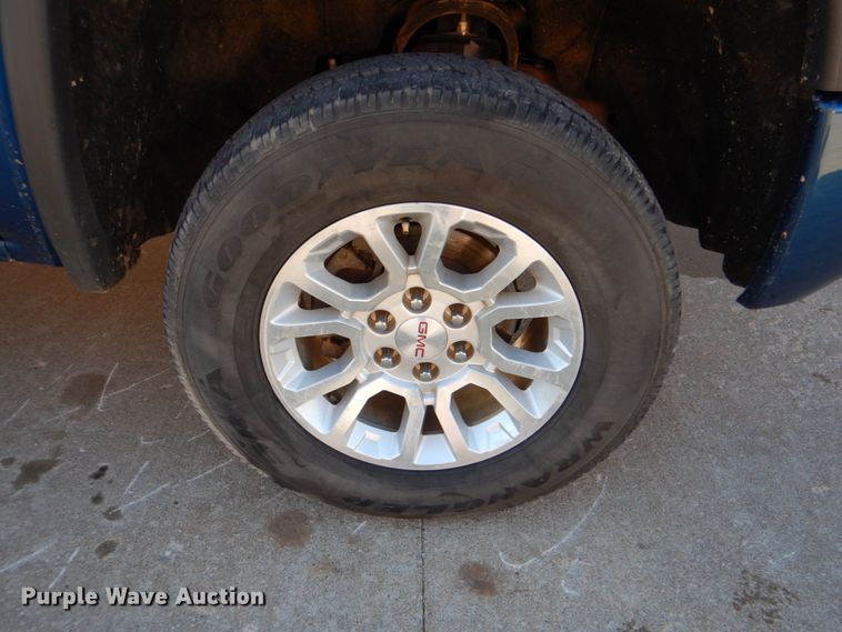 image for item DJ8705 2015 GMC Sierra 1500  Crew Cab pickup truck