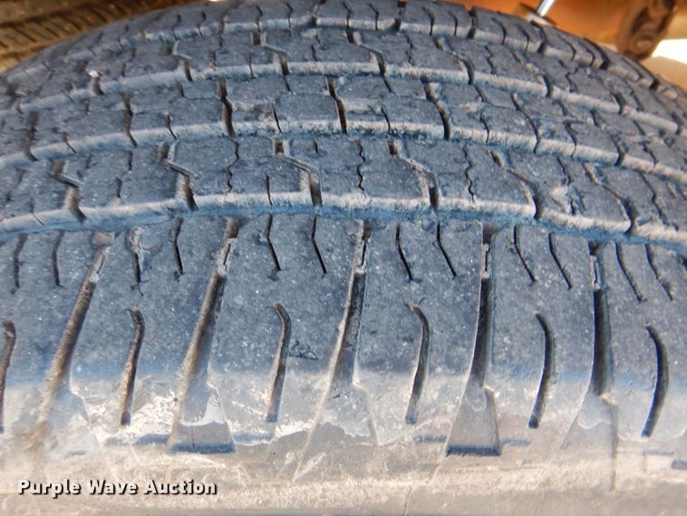 image for item DJ8705 2015 GMC Sierra 1500  Crew Cab pickup truck