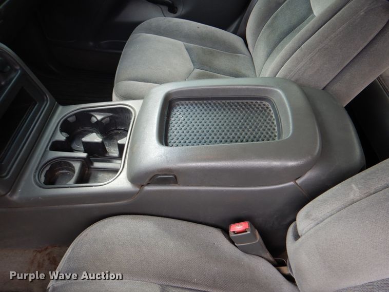 image for item DJ8712 2005 GMC Sierra 1500  Ext. Cab pickup truck