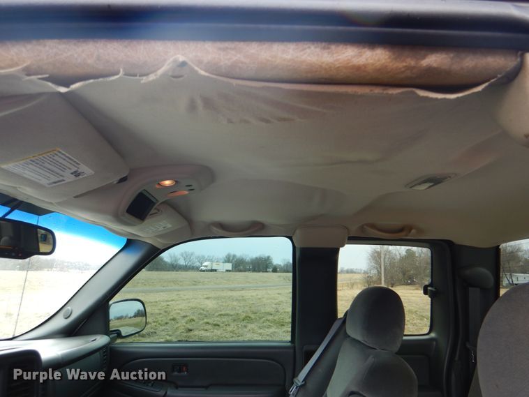 image for item DJ8712 2005 GMC Sierra 1500  Ext. Cab pickup truck