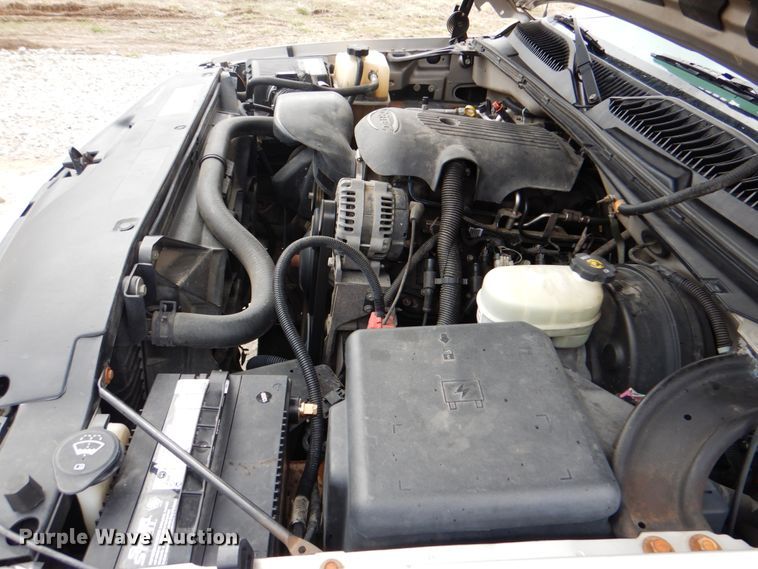 image for item DJ8712 2005 GMC Sierra 1500  Ext. Cab pickup truck