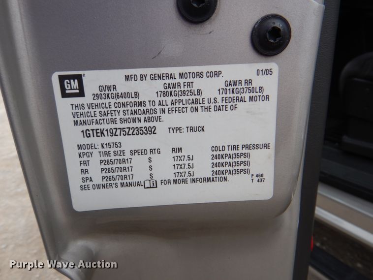 image for item DJ8712 2005 GMC Sierra 1500  Ext. Cab pickup truck