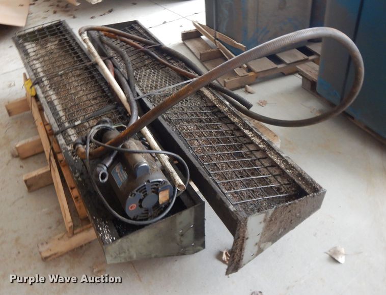 image for item DL2109 Sauk Valley Equipment oil station