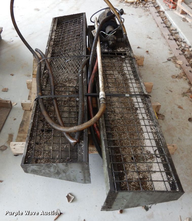 image for item DL2109 Sauk Valley Equipment oil station