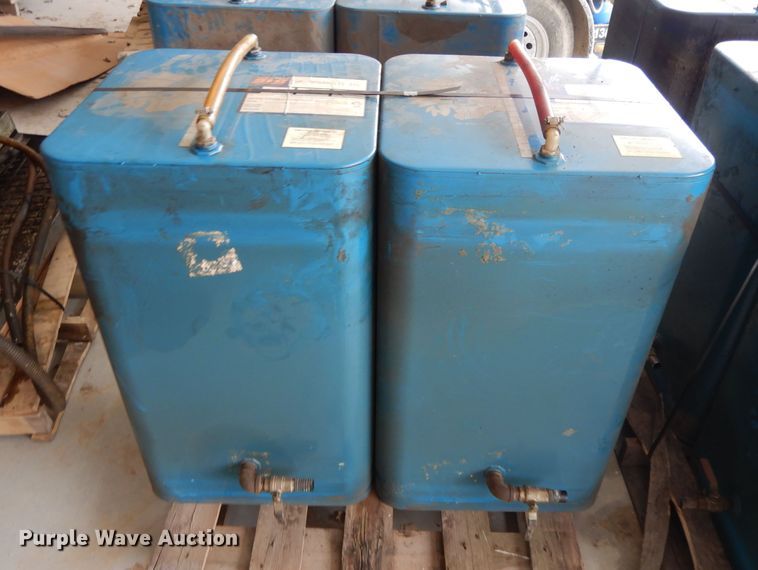 image for item DL2109 Sauk Valley Equipment oil station