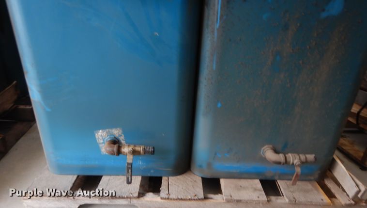 image for item DL2109 Sauk Valley Equipment oil station