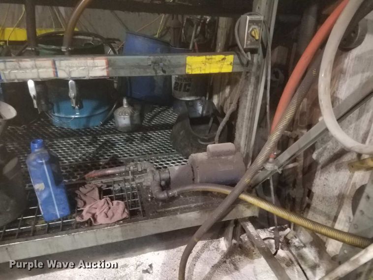 image for item DL2109 Sauk Valley Equipment oil station