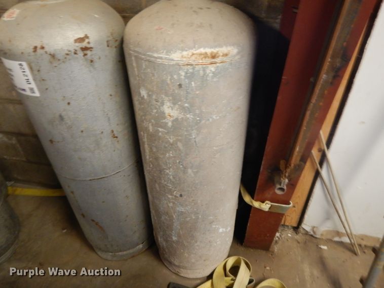 image for item DL2128 (2) propane tanks