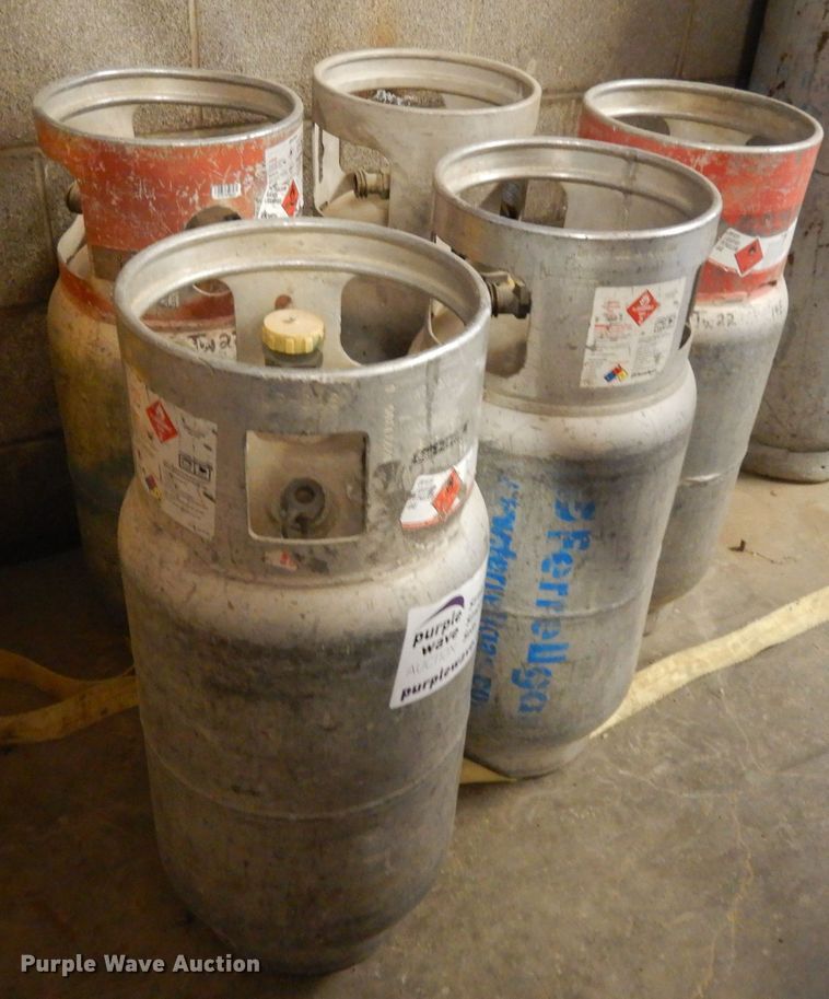 image for item DL2129 (5) propane tanks