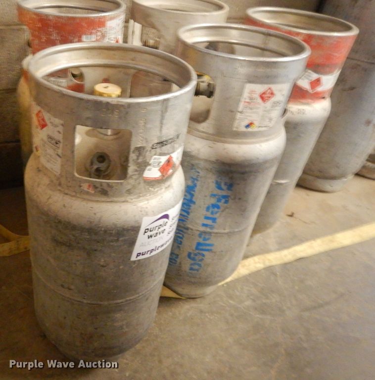 image for item DL2129 (5) propane tanks