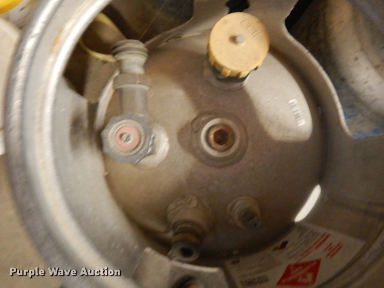 image for item DL2129 (5) propane tanks