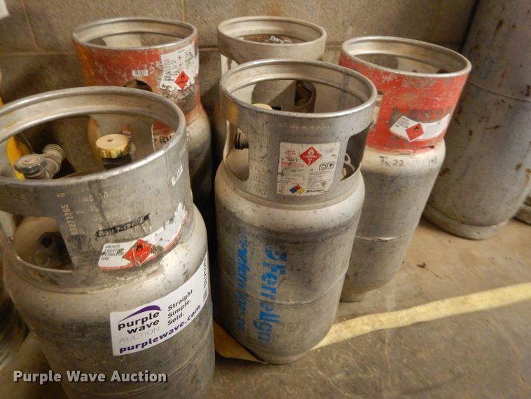 image for item DL2129 (5) propane tanks