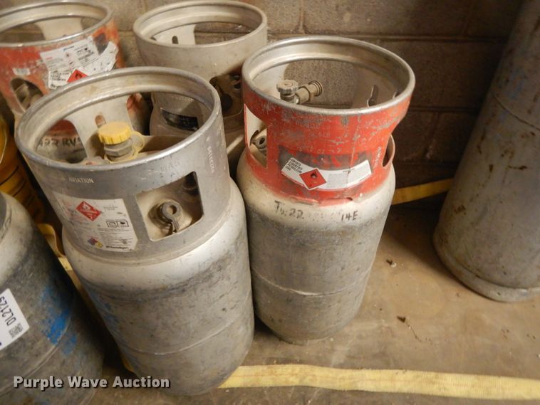image for item DL2129 (5) propane tanks