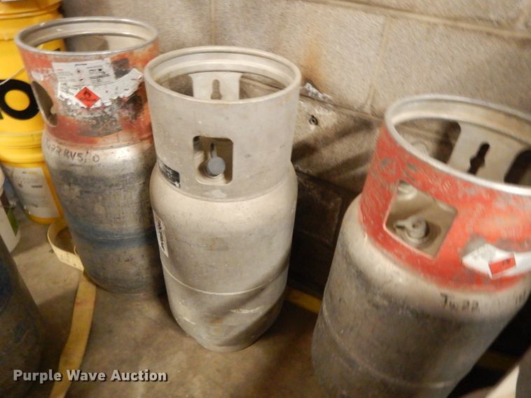 image for item DL2129 (5) propane tanks