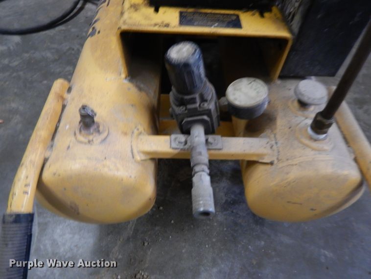 image for item DL2131 DeWalt D55170 air compressor