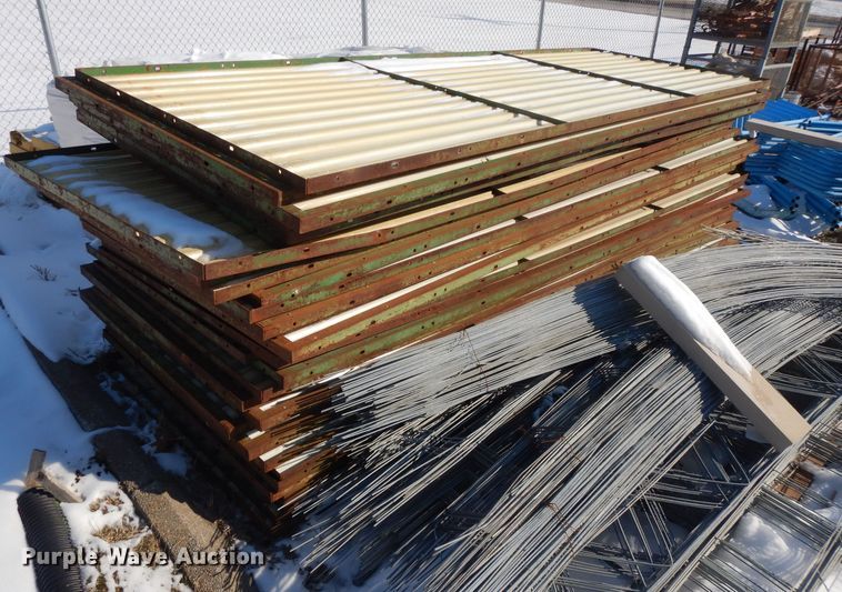 image for item DL2142 Approximately 34 Kelly Klosure panels