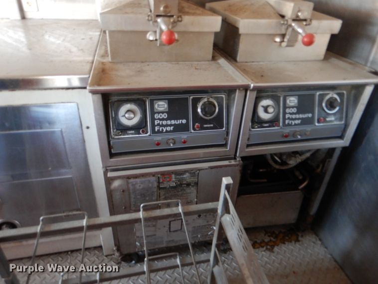 image for item DL2162 1993 Century concession trailer