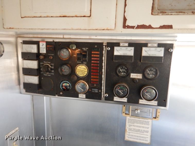 image for item DL2162 1993 Century concession trailer