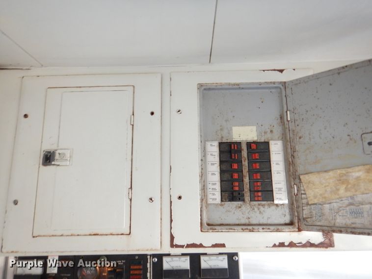 image for item DL2162 1993 Century concession trailer