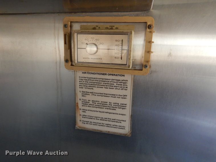 image for item DL2162 1993 Century concession trailer