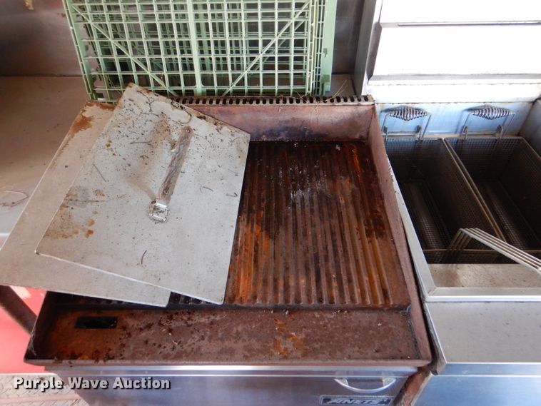 image for item DL2162 1993 Century concession trailer