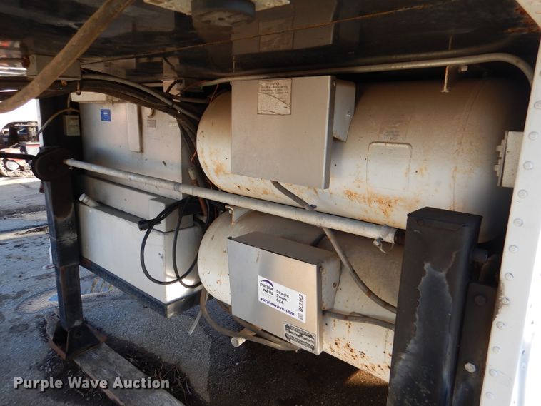 image for item DL2162 1993 Century concession trailer