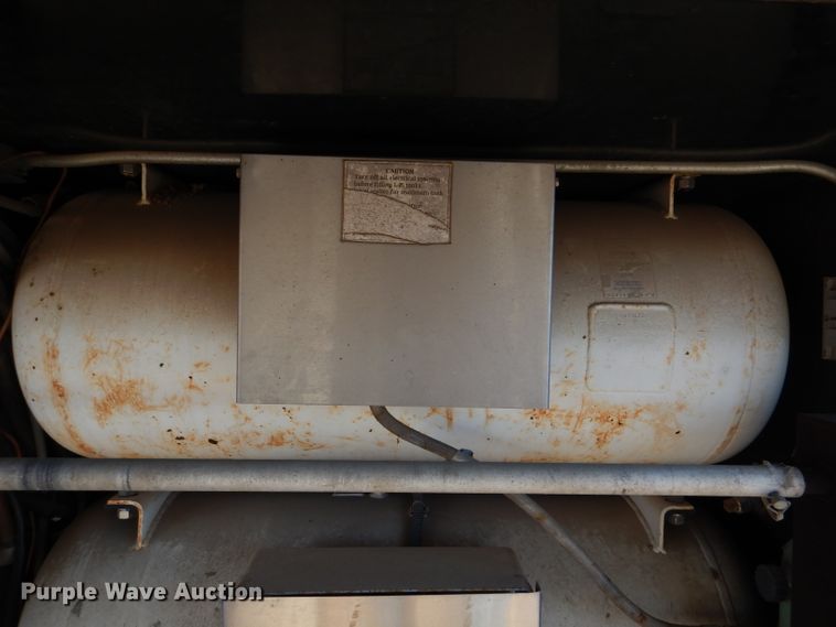 image for item DL2162 1993 Century concession trailer