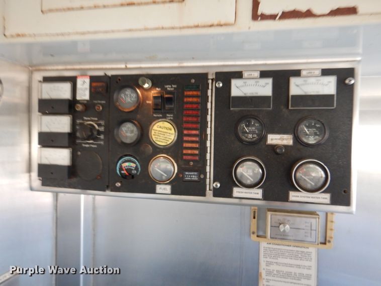 image for item DL2162 1993 Century concession trailer