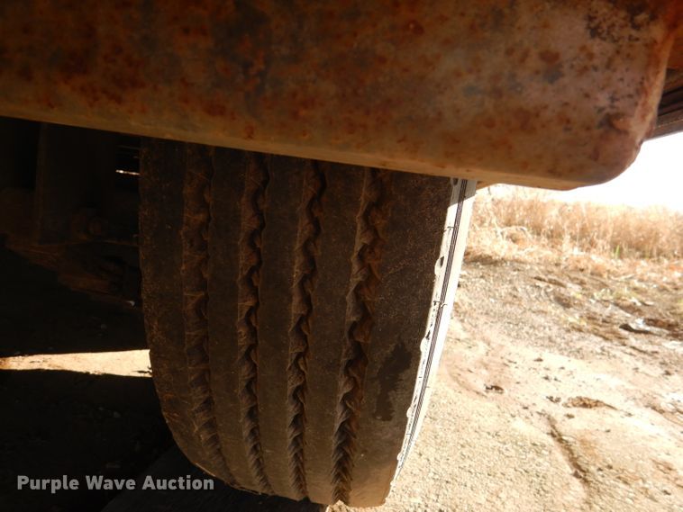 image for item DL2162 1993 Century concession trailer