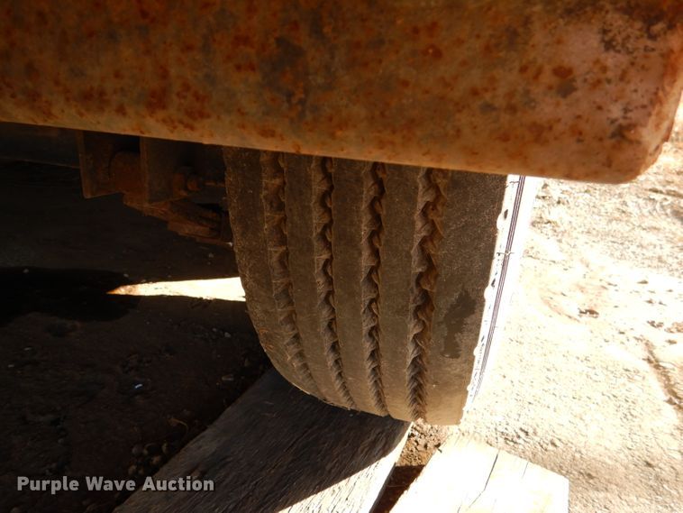 image for item DL2162 1993 Century concession trailer