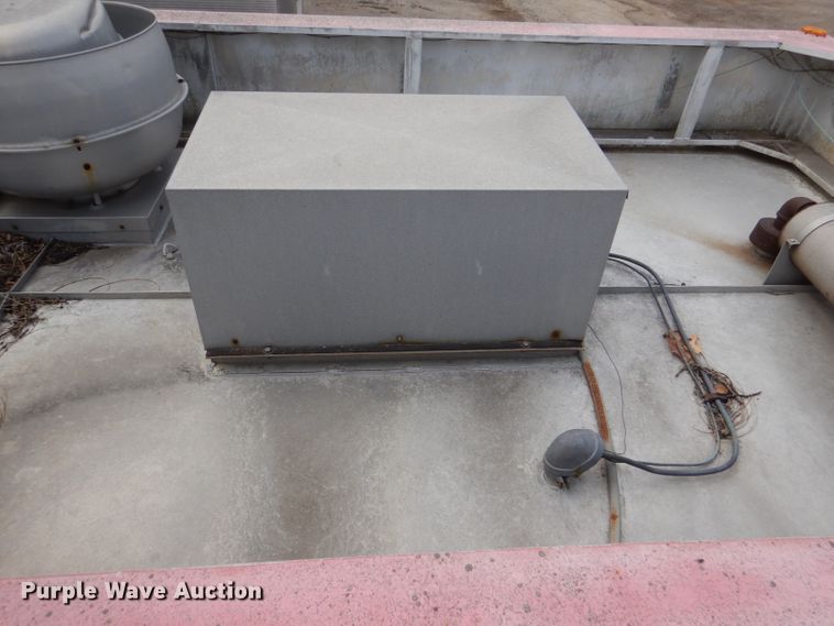 image for item DL2162 1993 Century concession trailer