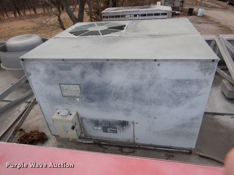 image for item DL2162 1993 Century concession trailer