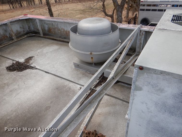 image for item DL2162 1993 Century concession trailer