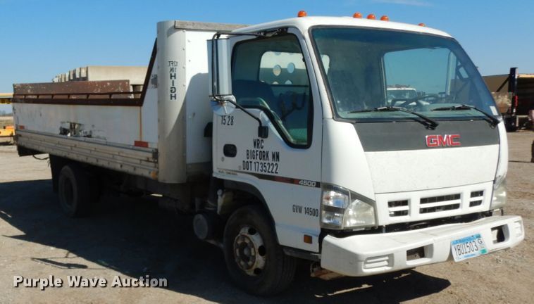 image for item DM2809 2007 GMC W4500  flatbed truck