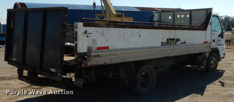 image for item DM2809 2007 GMC W4500  flatbed truck