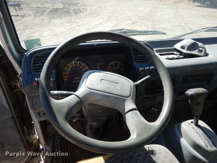 image for item DM2809 2007 GMC W4500  flatbed truck