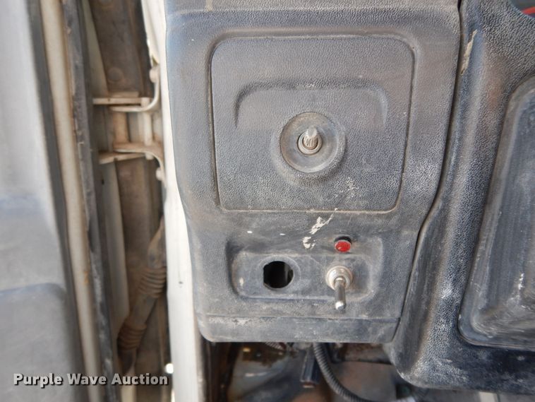 image for item DM2809 2007 GMC W4500  flatbed truck