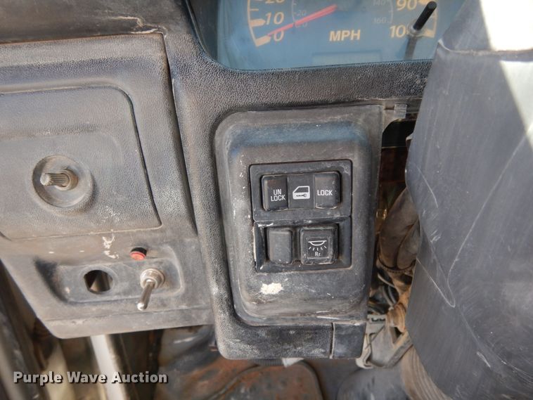 image for item DM2809 2007 GMC W4500  flatbed truck