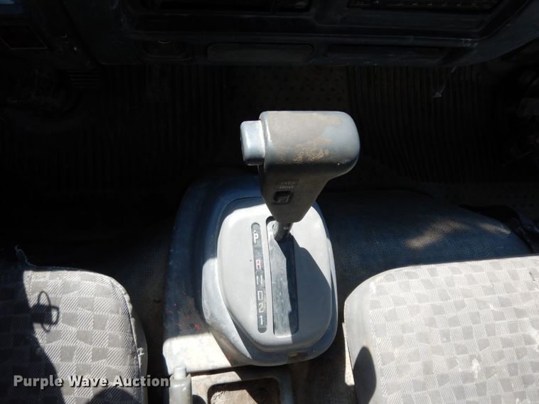 image for item DM2809 2007 GMC W4500  flatbed truck