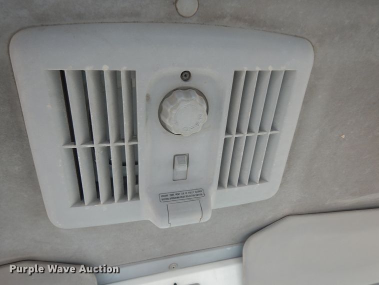 image for item DM2809 2007 GMC W4500  flatbed truck