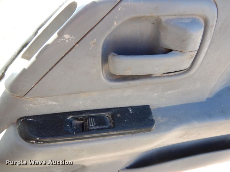 image for item DM2809 2007 GMC W4500  flatbed truck