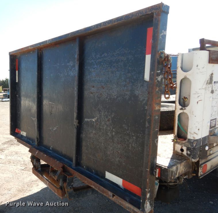 image for item DM2809 2007 GMC W4500  flatbed truck