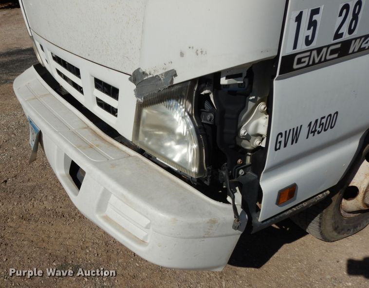 image for item DM2809 2007 GMC W4500  flatbed truck