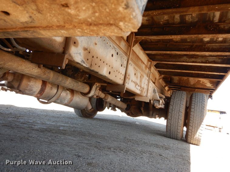 image for item DM2809 2007 GMC W4500  flatbed truck