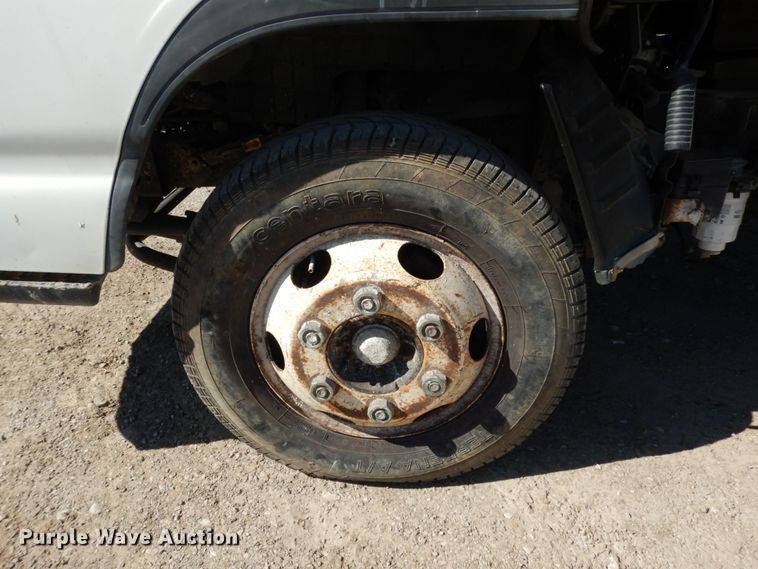 image for item DM2809 2007 GMC W4500  flatbed truck