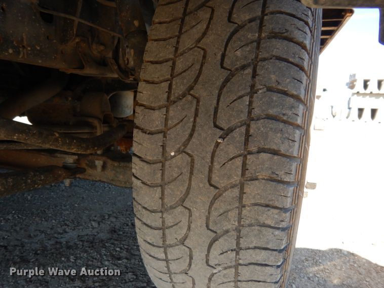 image for item DM2809 2007 GMC W4500  flatbed truck